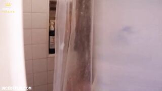 Premium Cherie Deville - Beccato a masturbarsi guardando la madre nella doccia Sub ita