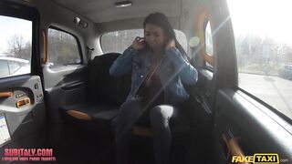 Chloe Lamour - Tette grosse in taxi Sub ita