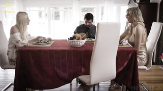 Premium Kenzie Taylor e Carolina Sweets - Madre e figlia perverse scopano un uomo Sub ita