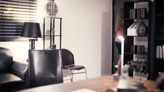 Premium Darla Crane - La Matura Segretaria si Fa Sfondare dal Giovane Capo sulla Scrivania Sub ita