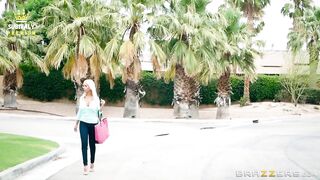 Premium Bridgette B - Moglie Bionda con Tette Enormi si Fa Oliare e Scopare dal Massaggiatore Sub ita