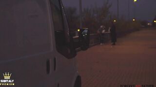 Ragazza Ingenua Convinta a Salire sul Furgone delle Confessioni e Si Fa Scopare Duro Sub ita ViP
